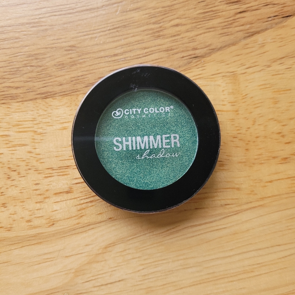 City Color Shimmer Eyeshadow in Green Shadow BEACH COTTAGE